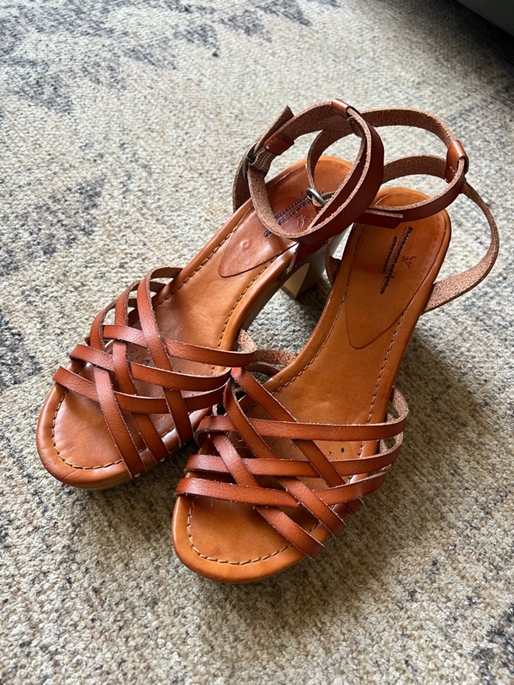American Eagle Outfitters Women's Brown Strappy Leather Sandal Heels sz 9